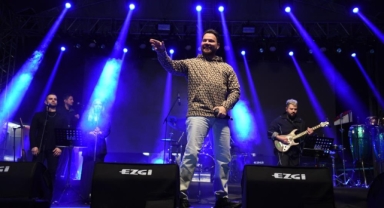 Osmangazi Meydanı'nda Sinan Akçıl coşkusu