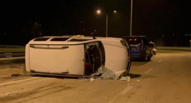 Takla atan araç 50 metre sürüklendi: 4 yaralı