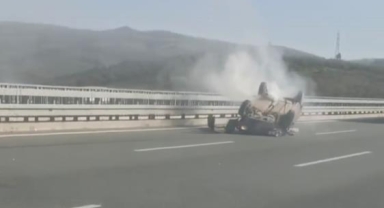 Takla atan otomobilde can pazarı