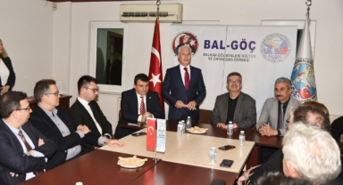 ''Türkçeyi unuttunuz da Yunancaya mı başladınız!''