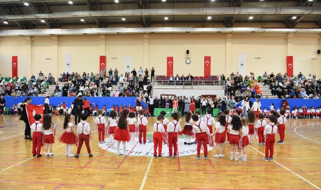 23 Nisan, minik öğrencilerin gösterileriyle son buldu
