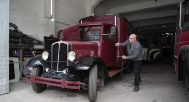 86 yıllık otobüsü ilk günkü ihtişamına kavuşturdu