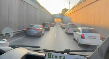 Ambulansa fermuar sistemi ile yol verdiler