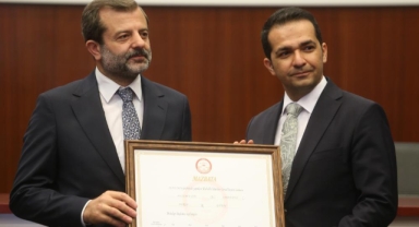 Aynı alkışı AK Partili belediye başkanı için de istemiş