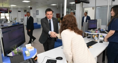 Başkan Aydın güne personeli ziyaret ederek başladı