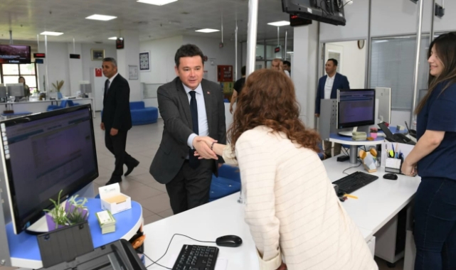 Başkan Aydın güne personeli ziyaret ederek başladı