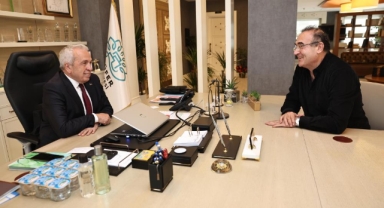 Başkan Özdemir Eczacılık Müzesi’ni Sunay Akın'dan dinledi