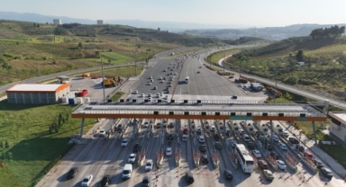 Bayramda otoyollardan 11,2 milyon araç geçti