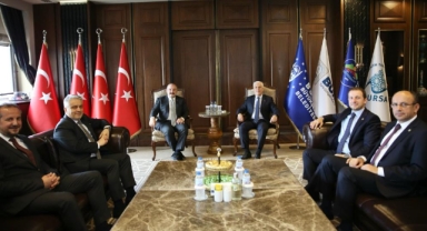 Bursa siyasetinde örnek hareket