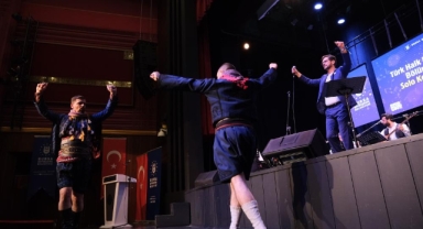 Bursalılar türkülerle coştu