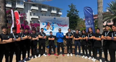 Büyükşehir Belediyesporlu kanoculardan madalya yağmuru