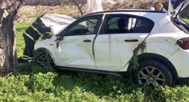 Cenazeye giden otomobil kaza yaptı:2 ölü, 3 yaralı
