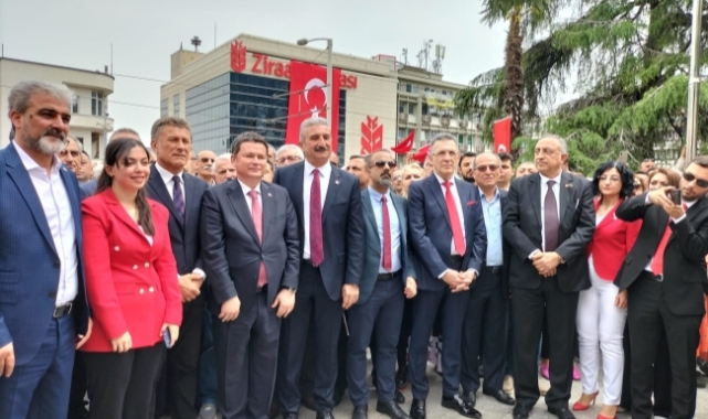 CHP Bursa'dan 23 Nisan'da Ata'ya çelenk