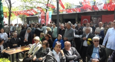 CHP Bursa İl teşkilatı bayramda bir araya geldi