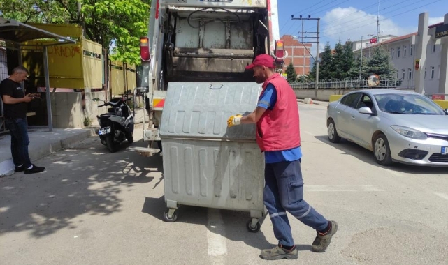 Çöp konteynerinde korkunç manzara!