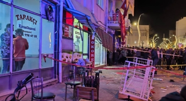 Denizli'de CHP ilçe binasının balkonu çöktü: 3’ü ağır 8 yaralı