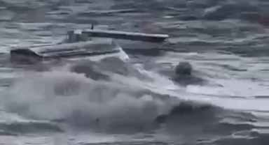 Gemlik’te fırtına ve yağmur hayatı felç etti