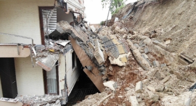 Gemlik'teki heyelanın boyutu havadan görüntülendi
