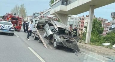Hurdaya dönen araçtan sağ çıktılar