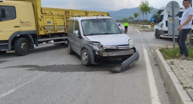 İnegöl'de feci kaza: 1’i çocuk 5 yaralı