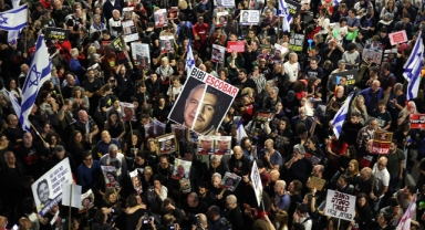 İsrail’de 100 bin kişi Netanyahu'yu istifaya çağırdı