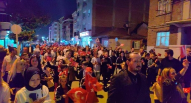 Mahalle sakinleri geleneği bozmadı