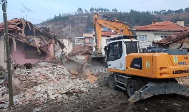 Osmangazi’de metruk bina yıkımları hız kazandı