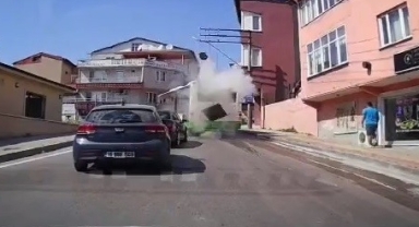 Otobüsün su borusu bomba gibi patladı
