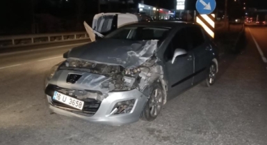 Otomobil ile hafif ticari araç çarpıştı: 9 yaralı