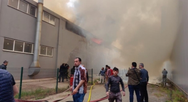 Sandalye fabrikası alevlere teslim oldu
