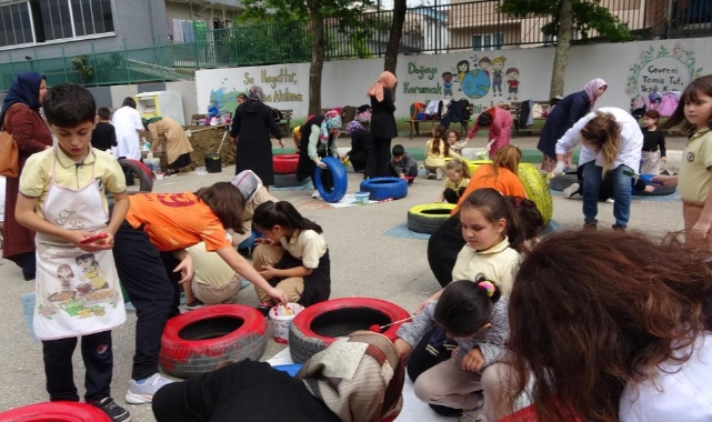 100 anne buluştu, çocuklarının okulunu güzelleştirdi