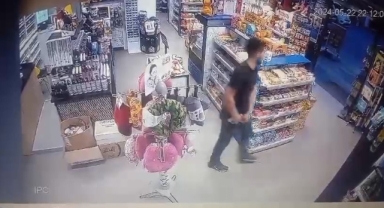 Akaryakıt istasyonundan hırsızlık kamerada