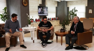 Başkan Özdemir’den gençlere 'Yanınızdayız' mesajı