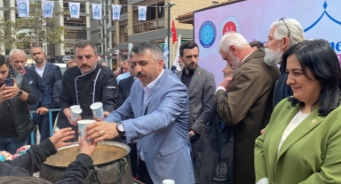 Bursa'da Erguvan Bayramı coşkusu
