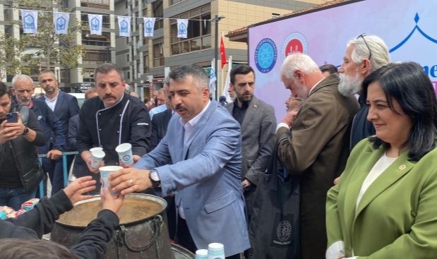 Bursa'da Erguvan Bayramı coşkusu