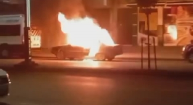 Bursa'da otomobil alev topuna döndü