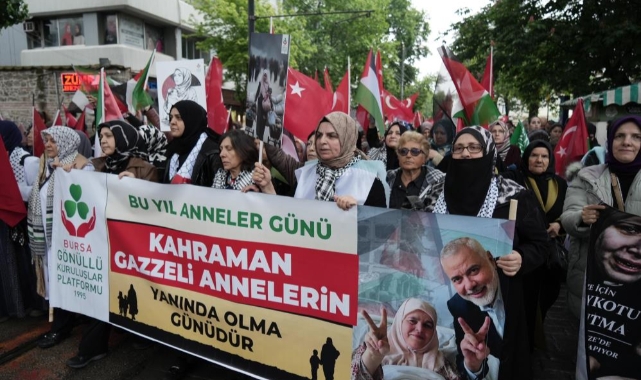 Bursa’da yüzlerce kişi Filistinli anneler için yürüdü