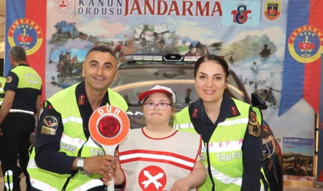 İl Jandarma Komutanlığı vatandaşları bilgilendirdi