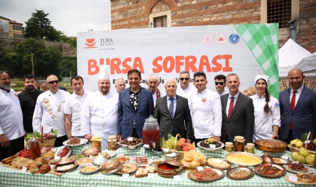 Bursa mutfağı, tarihi meydanda vitrine çıktı