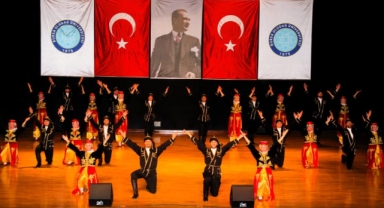 BUÜ’de Halk Dansları Festivali coşkusu