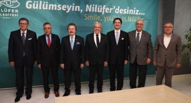 Cavit Çağlar'dan Başkan Özdemir'e tebrik ziyareti