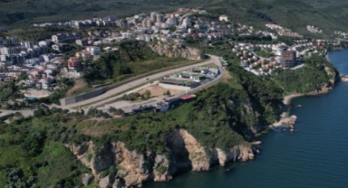 Deniz manzaralı belediye binası satışa çıkarıldı