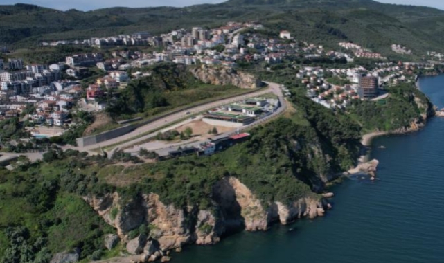 Deniz manzaralı belediye binası satışa çıkarıldı