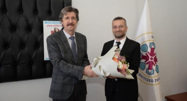 Eğitim Bilimleri Enstitüsü’nde bayrak değişimi