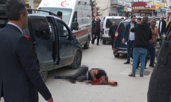 Kardeşlerini kurtarmak için gittikleri evde öldürüldüler