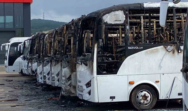 Kocaeli'de Isuzu servis otoparkında yangın