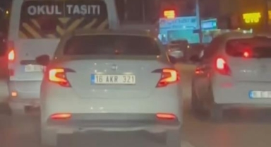 Makas atarak trafiği tehlikeye soktu