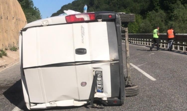 Minibüste sıkışan sürücü AFAD yardımıyla çıkarıldı