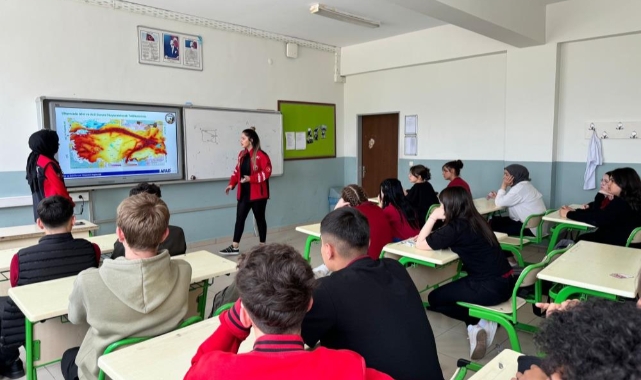 Öğrencilere doğal afet eğitimi