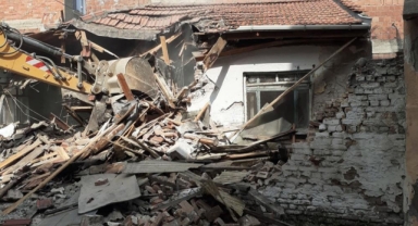 Osmangazi’de metruk bina mesaisi
